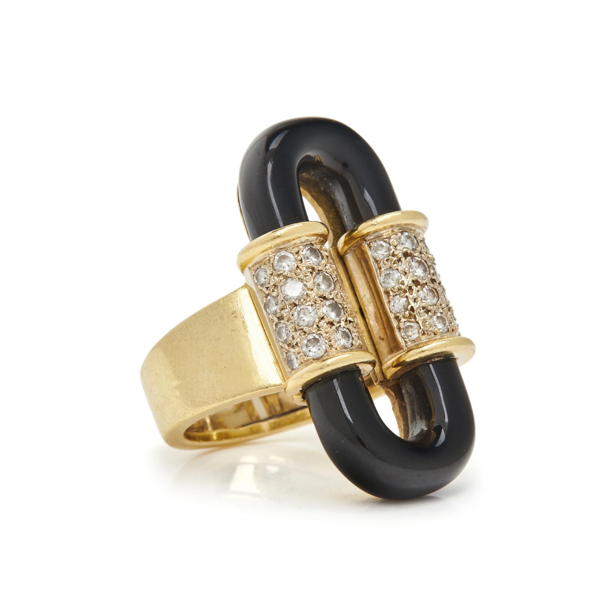 YELLOW GOLD, DIAMOND AND ONYX RING