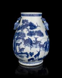 A Chinese Blue and White Porcelain 'Deer' Hu Vase
