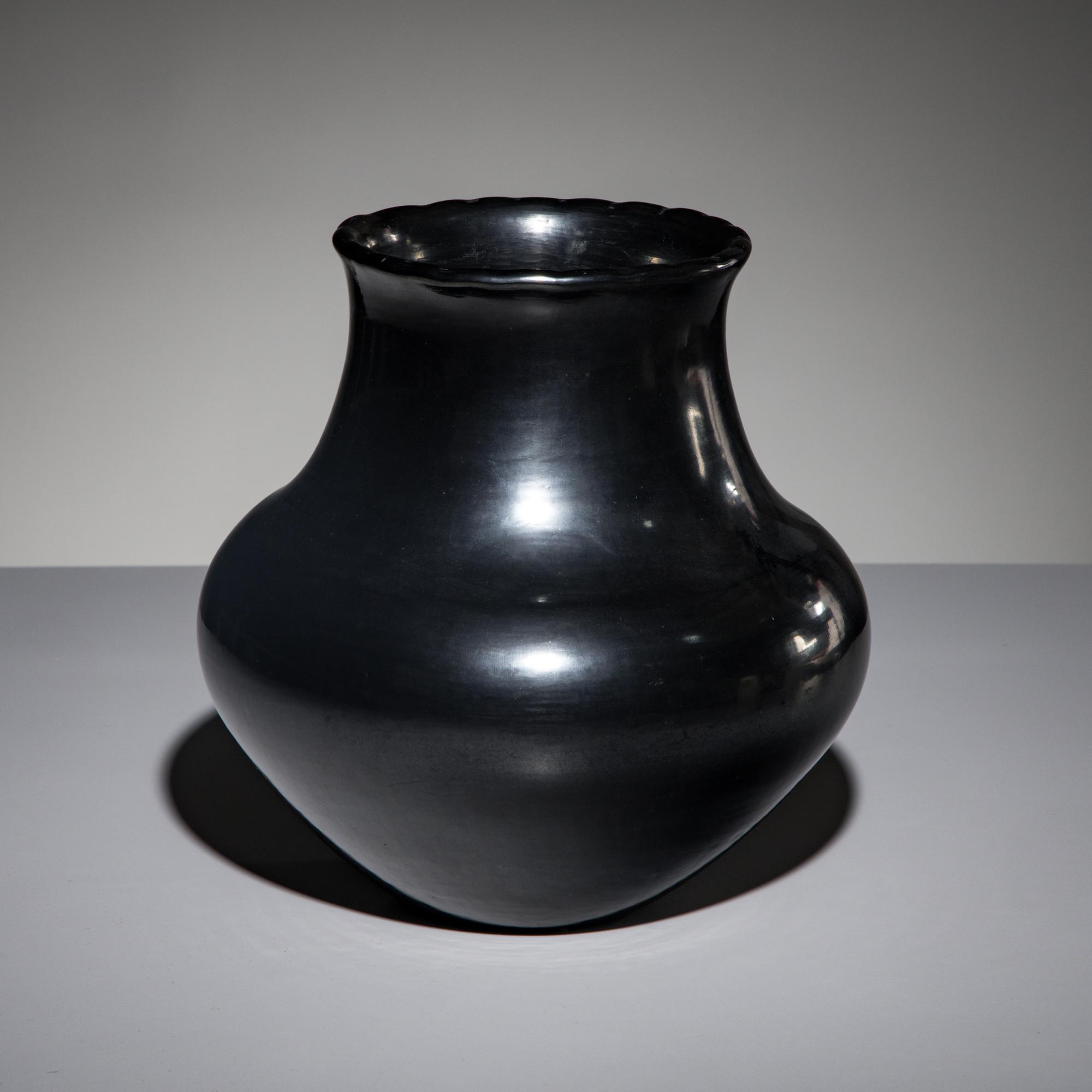 Maria Martinez (San Ildefonso, 1887-1980) — Blackware Pottery Vase, with Gunmetal Finish 1956-1959