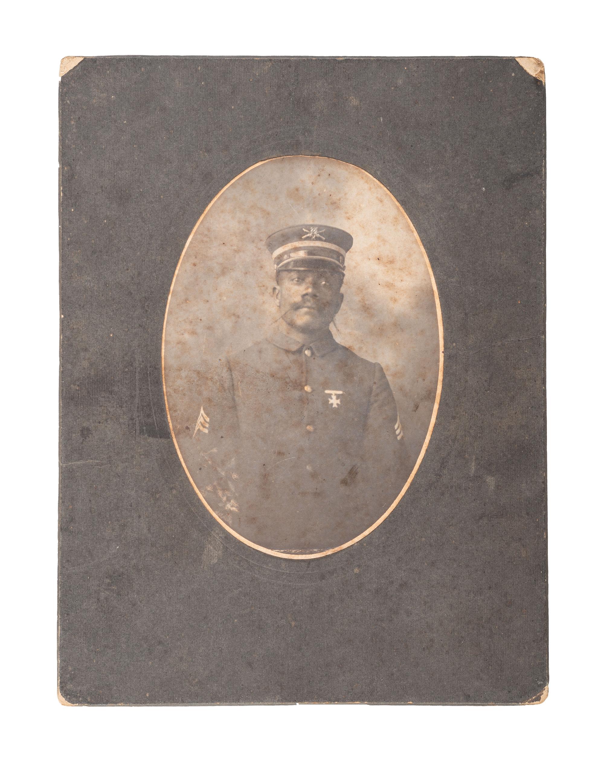 [BUFFALO SOLDIERS]. Portrait of a 25th Infantry sharpshooter.