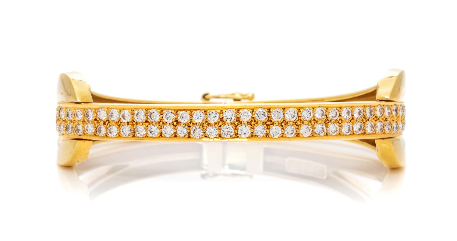 A Yellow Gold and Diamond Bangle Bracelet, Giancarlo, 21.00 dwts.
