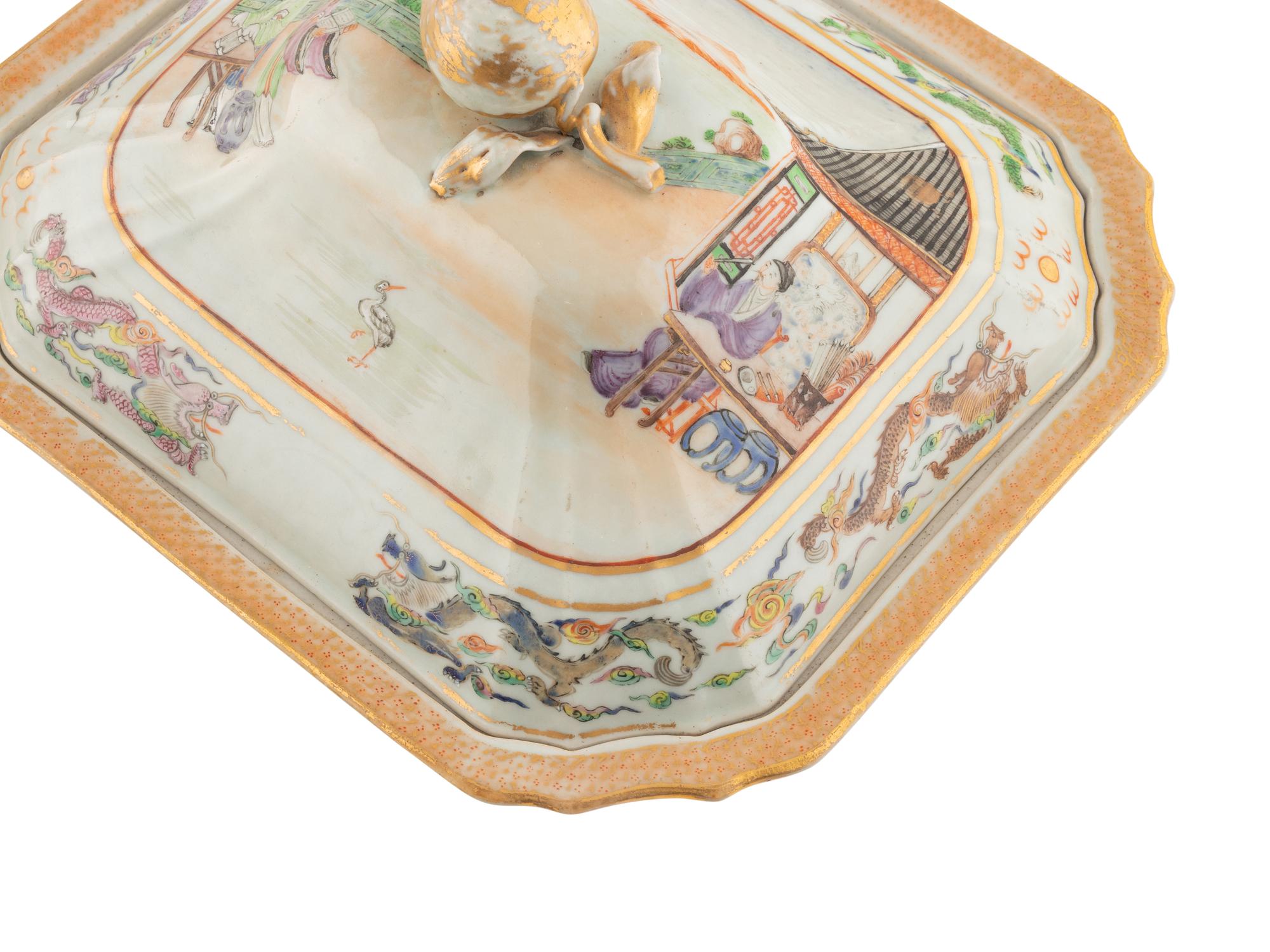 A Pair of Chinese Export Porcelain Entrée Dishes