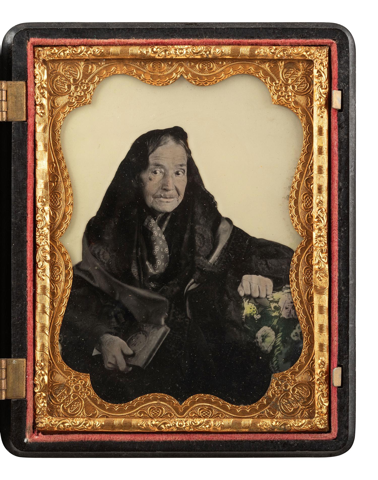 [EARLY PHOTOGRAPHY]. 4 daguerreotype and ambrotype portraits of subjects with images.
