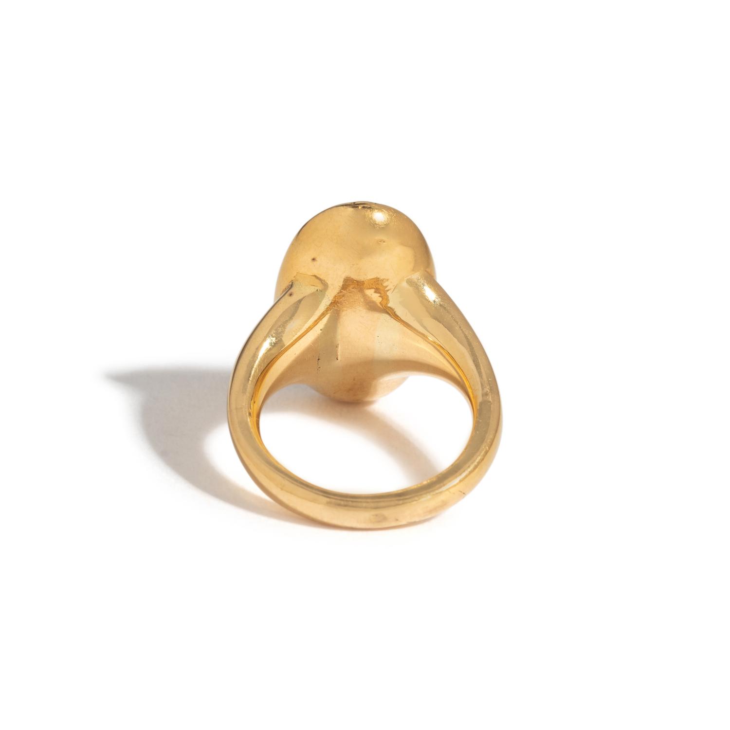 A Roman Carnelian Ring Stone with the Goddess Ceres — Set in a gold ring
