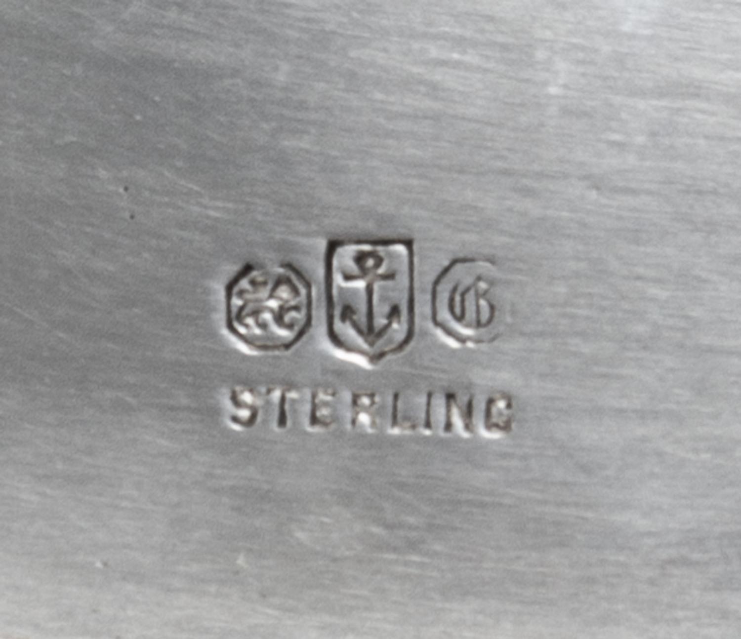 An American Silver Covered Dish, Gorham Mfg. Co., Providence, RI, Circa 1915, the cover with an urn form finial, the body with twin put