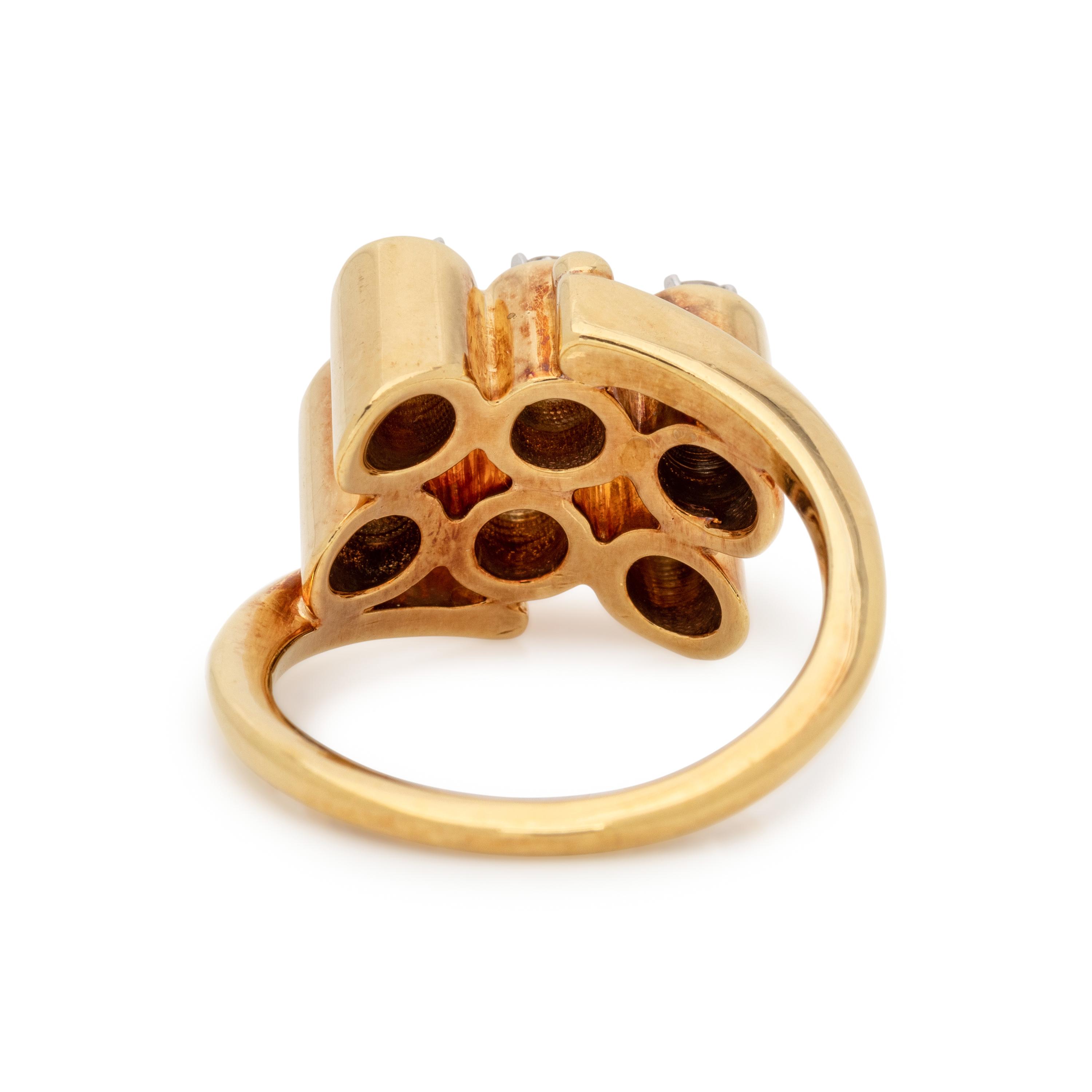 YELLOW GOLD AND DIAMOND RING