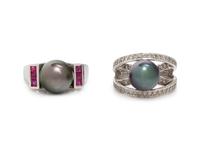 A COLLECTION OF WHITE GOLD AND CULTURED PEARL RINGS