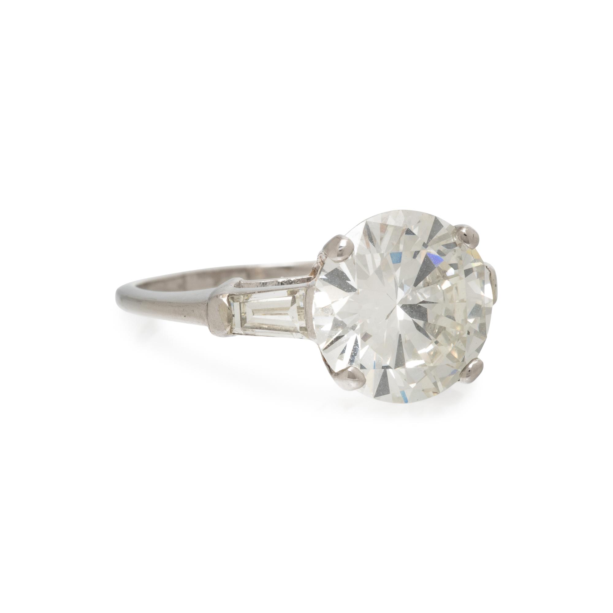 DIAMOND RING