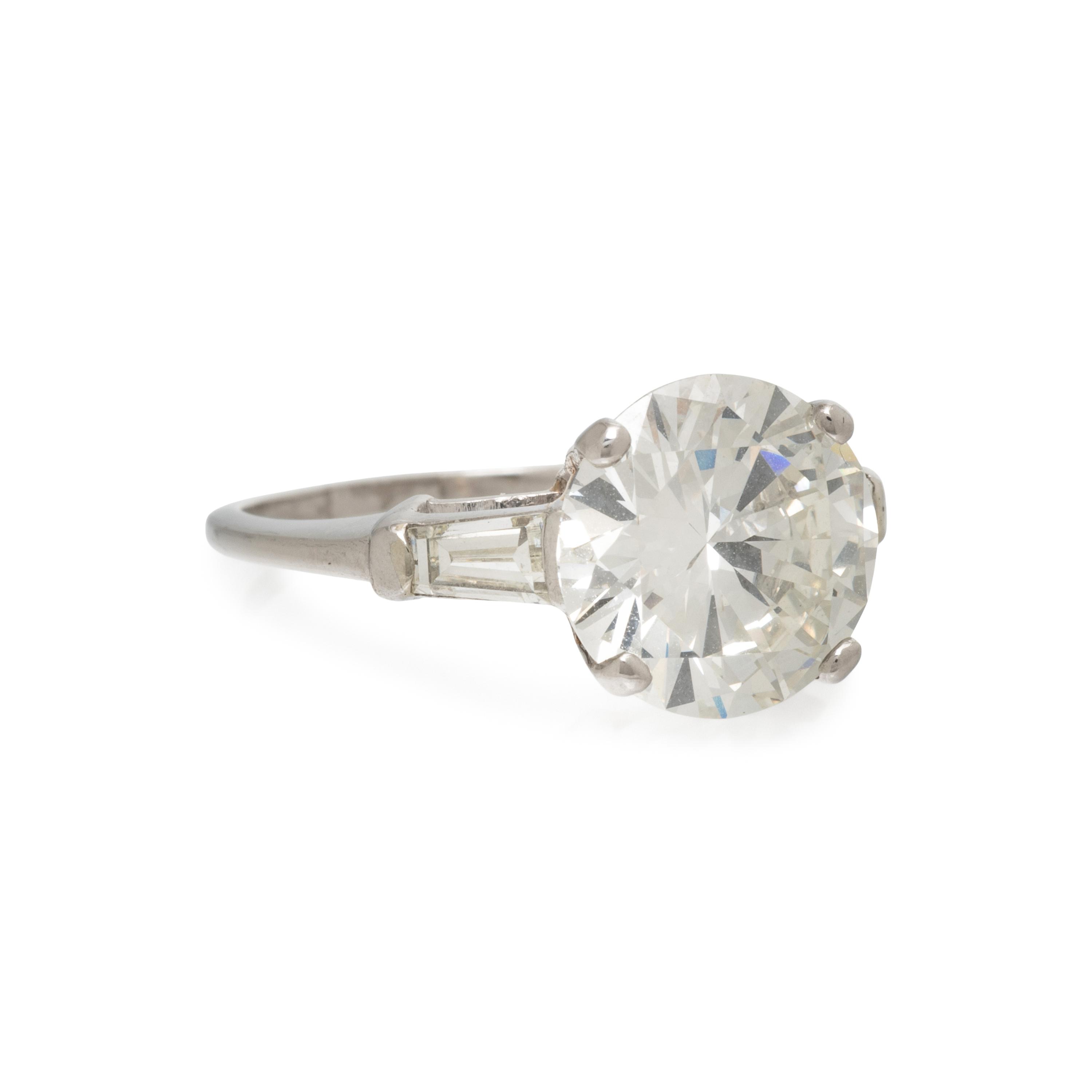DIAMOND RING