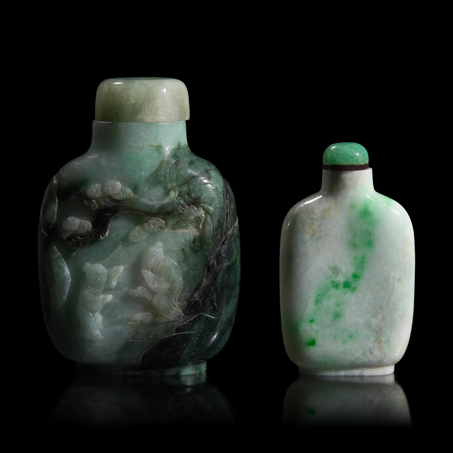 Two Chinese Jadeite Snuff Bottles, 19th Century — 清晚期 翡翠鼻煙壺兩支