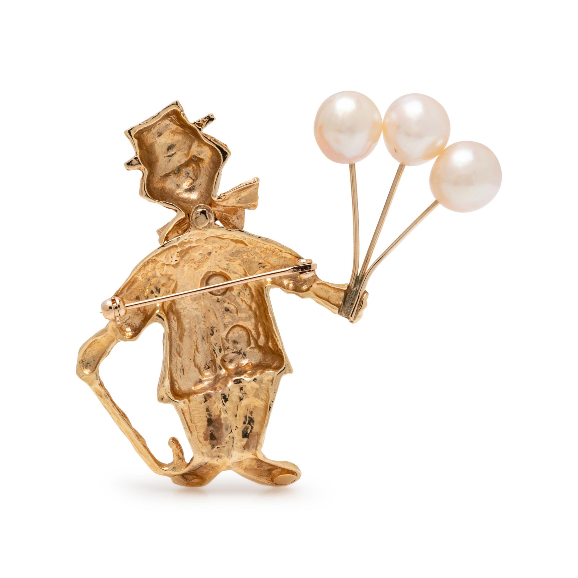 YELLOW GOLD AND CULTURED PEARL CLOWN BROOCH