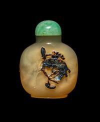 A Chinese Carved Cameo Agate Snuff Bottle
