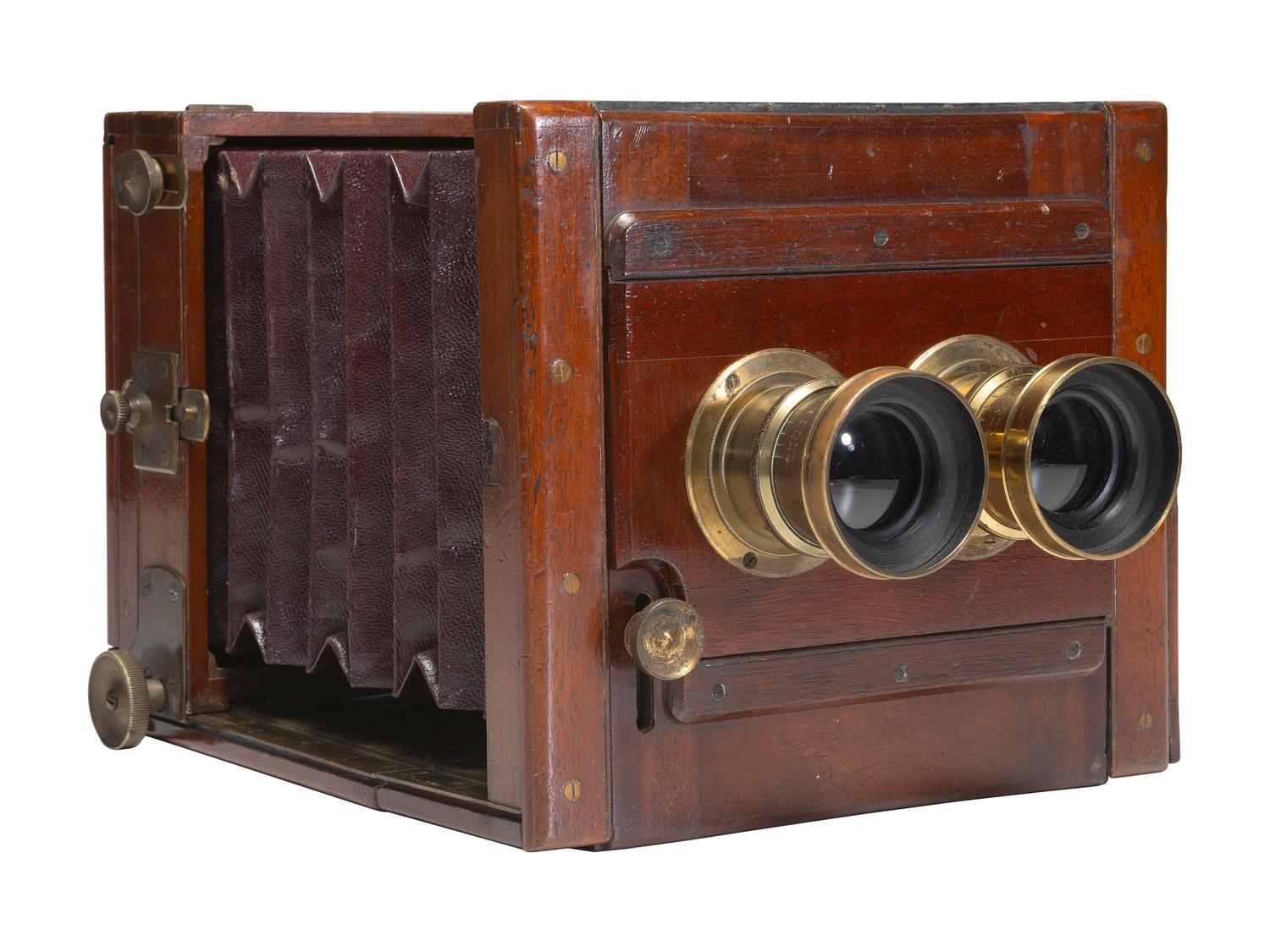[CAMERAS]. English stereo tailboard camera with matching brass lenses.