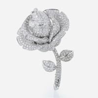 An 18K white gold and diamond brooch Italy