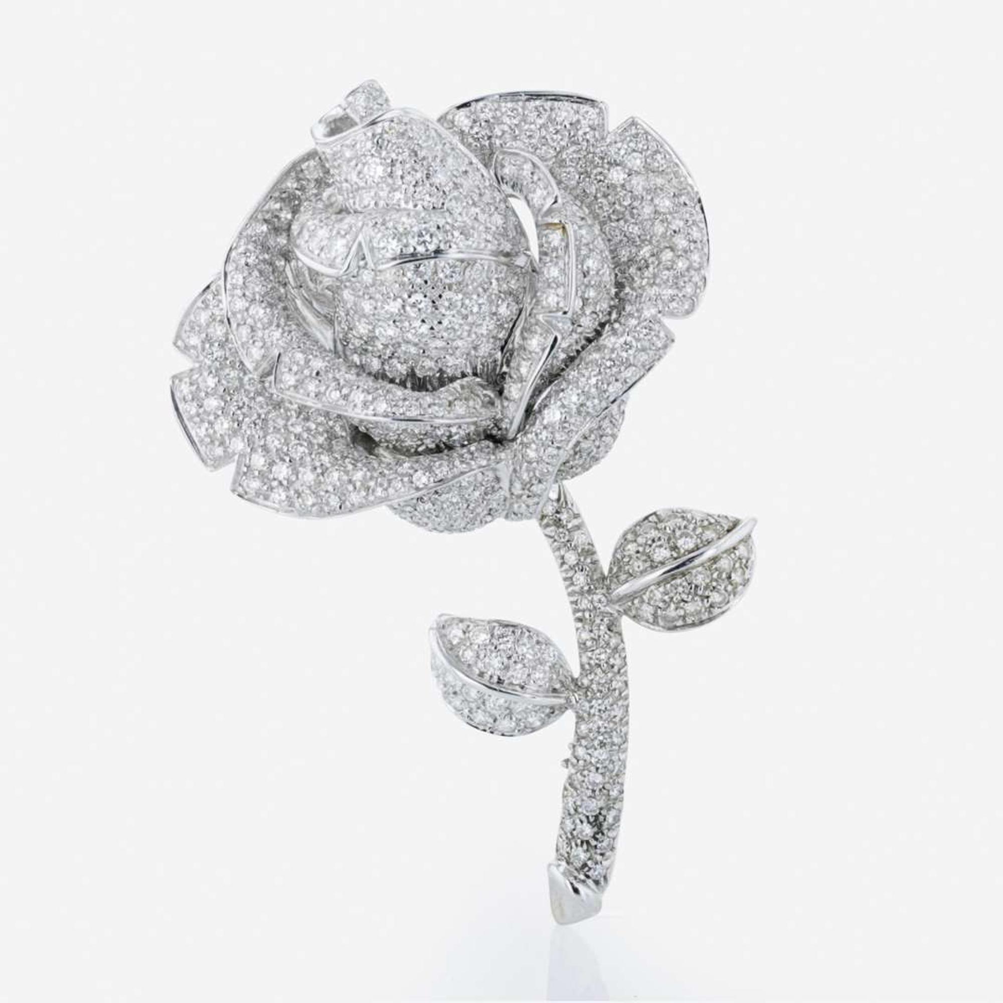 An 18K white gold and diamond brooch Italy