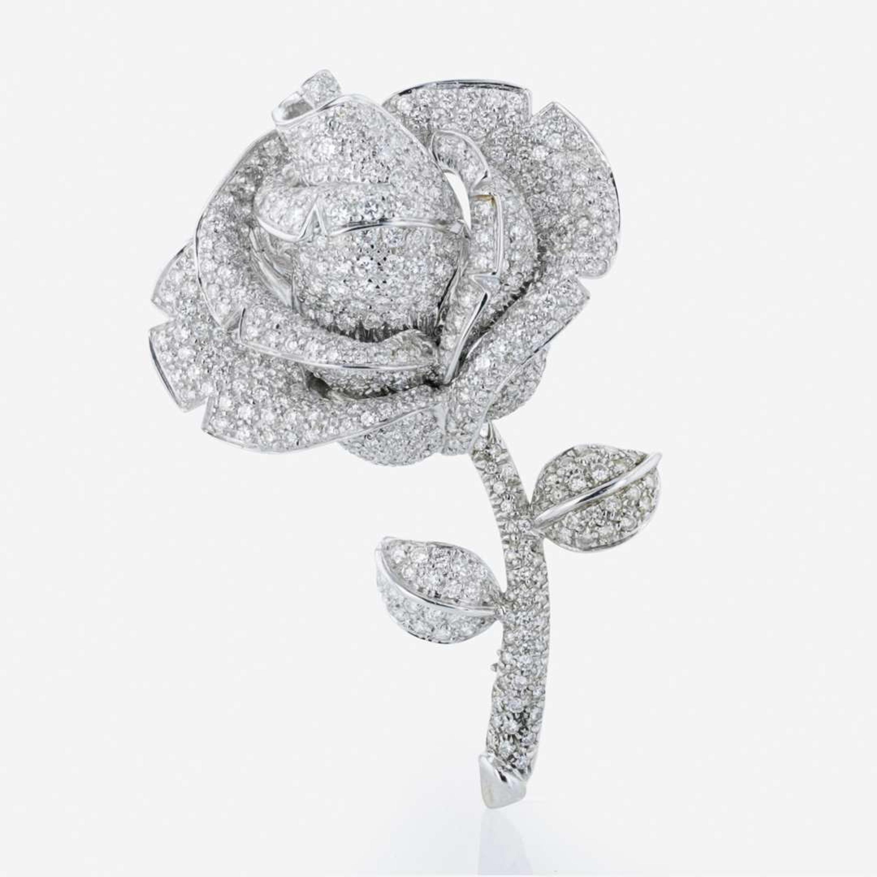An 18K white gold and diamond brooch Italy