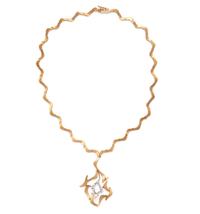 YELLOW GOLD AND DIAMOND NECKLACE