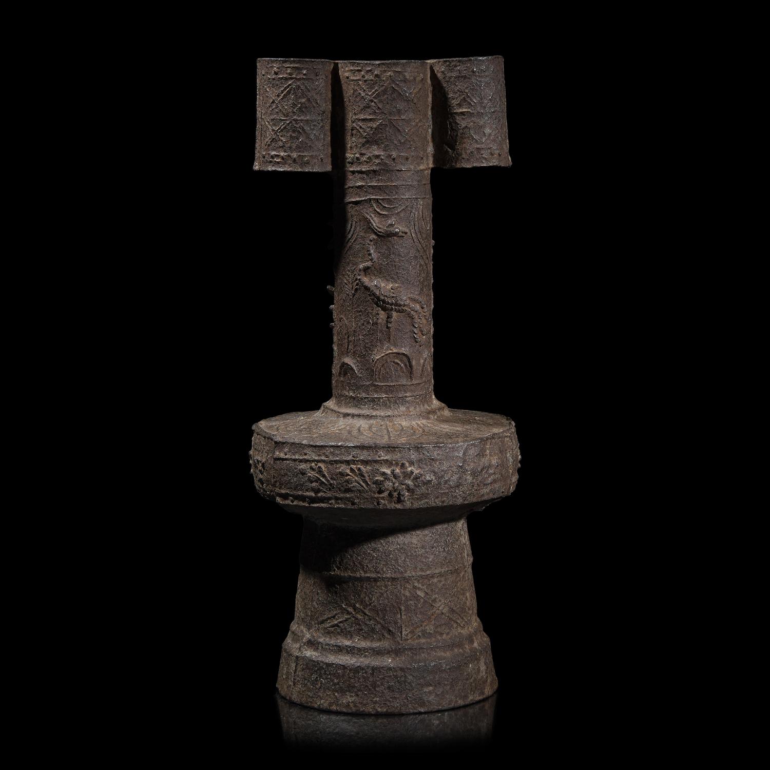 A Rare Chinese Cast Iron "Arrow Vase", Touhu, Yuan-Ming Dynasty 元-明 鑄鐵植物紋投壺