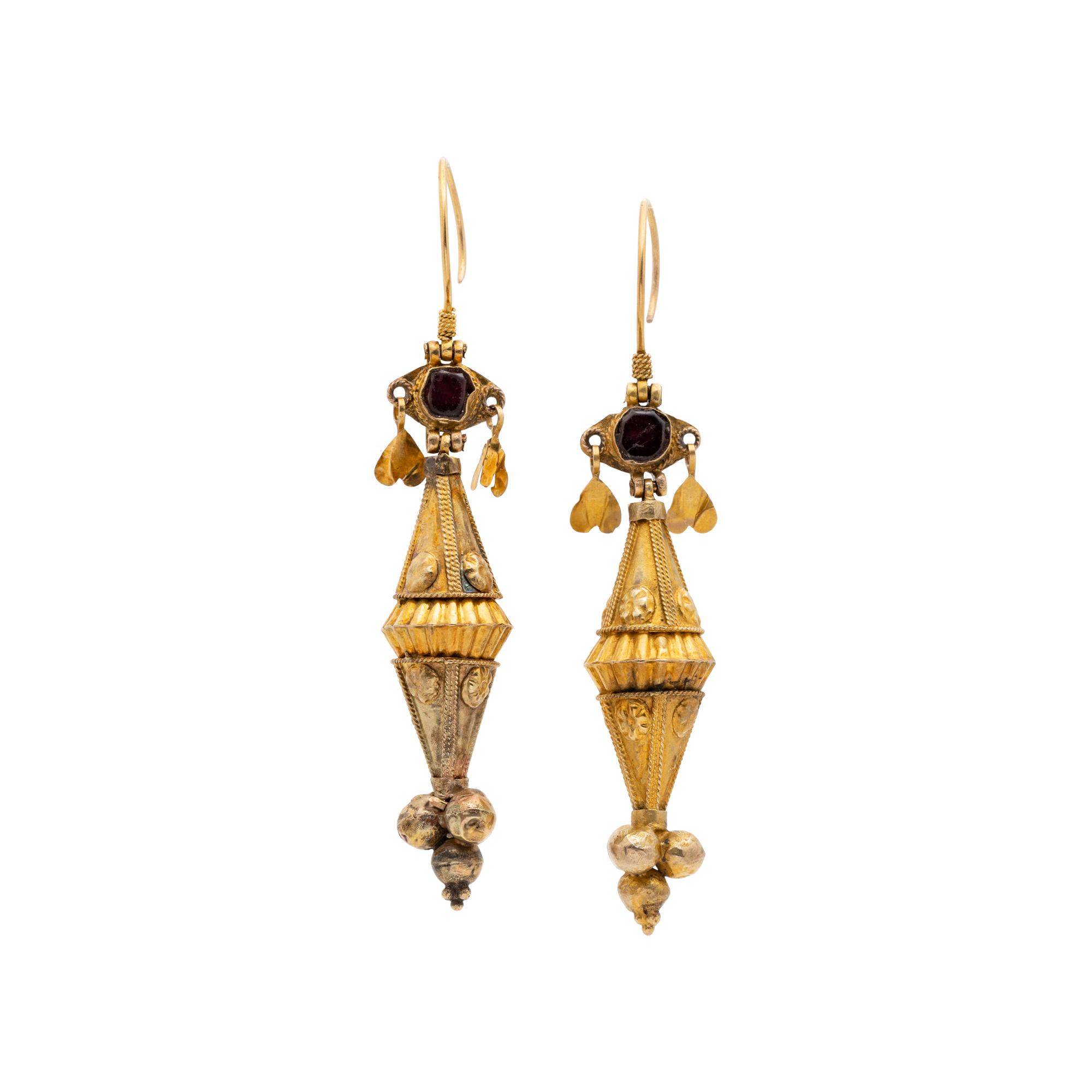 ANTIQUE, YELLOW GOLD PARTHIAN STYLE EARRINGS