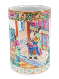 A Chinese Export Porcelain Mandarin Brush Pot — EARLY 20TH CENTURY