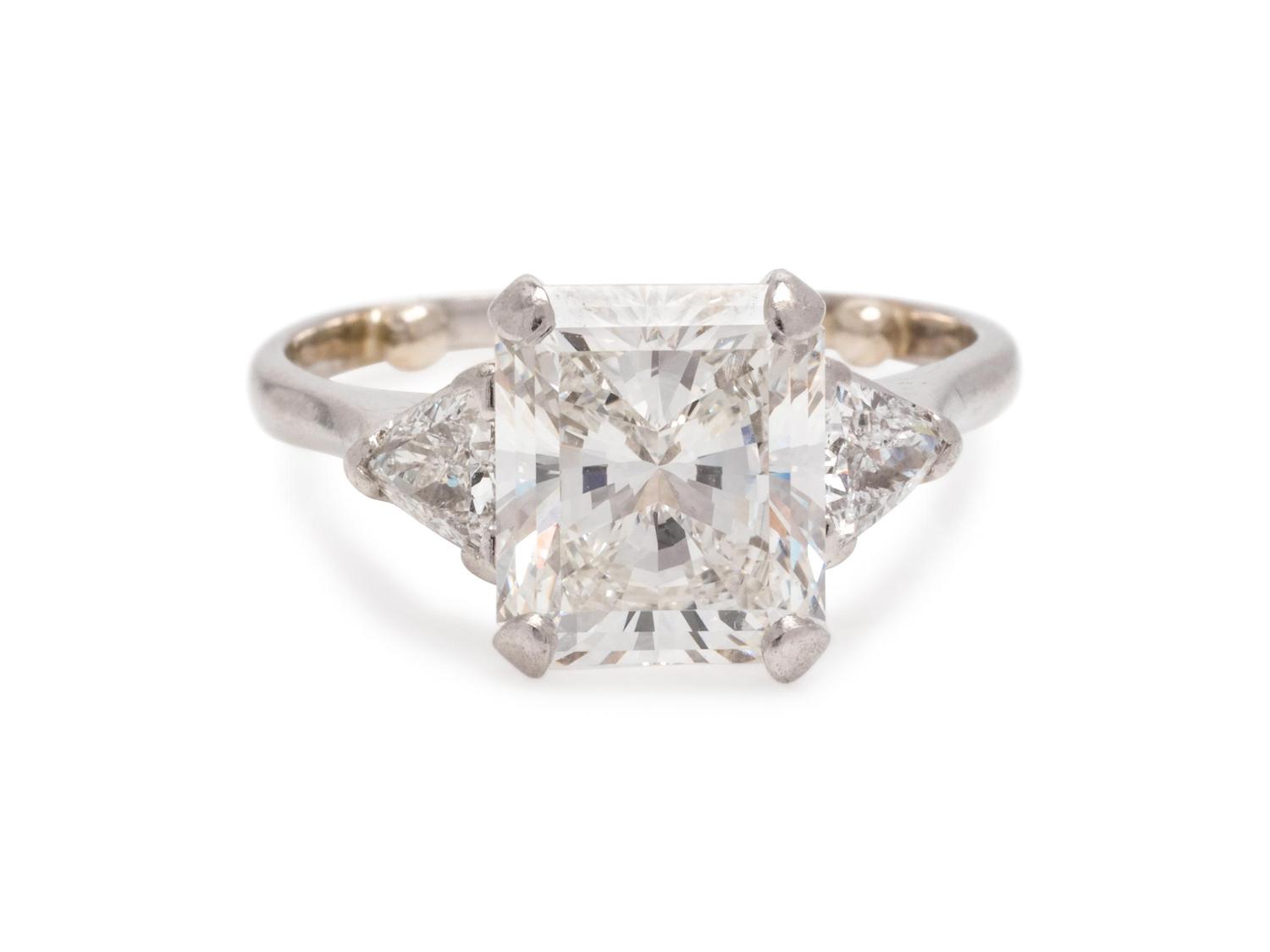DIAMOND RING