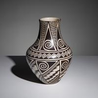 Helen Naha (Hopi-Tewa, 1922-1993) — Pottery Jar, Awatovi Star Design