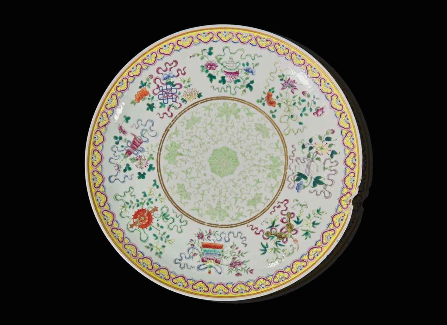 A Chinese famille rose "Bajixiang" large dish, Guangxu six-character mark and of the period 粉彩八吉祥大盤 光緒款 清光緒