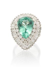 An 18 Karat White Gold, Green Beryl and Diamond Ring, 9.50 dwts.