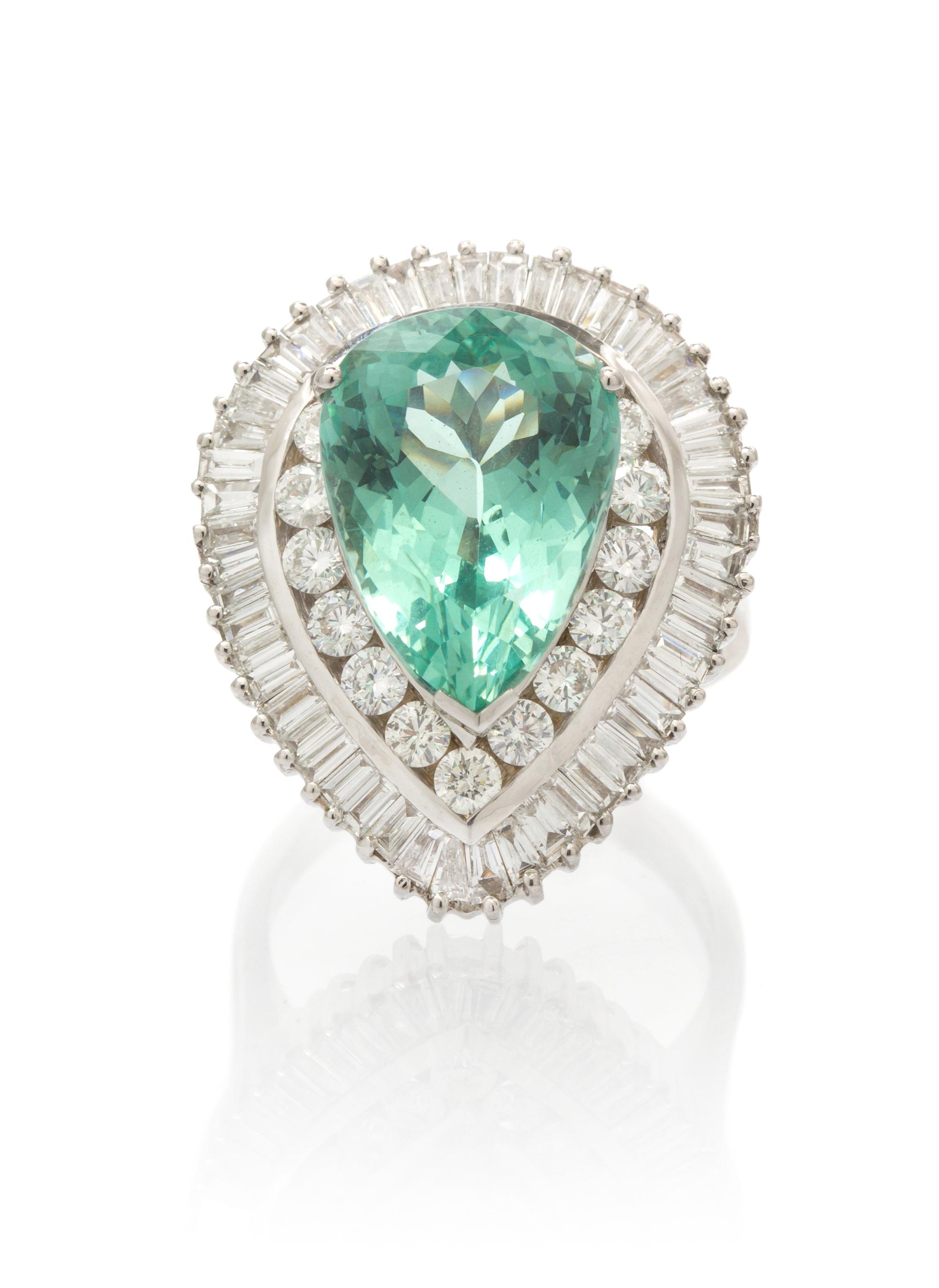 An 18 Karat White Gold, Green Beryl and Diamond Ring, 9.50 dwts.