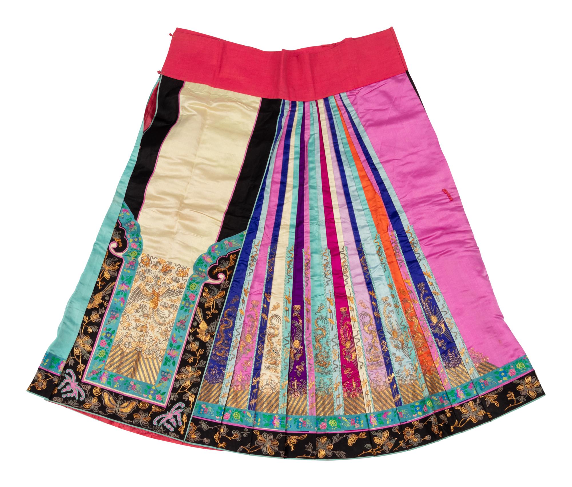 A Embroidered and Multicolored Silk Apron Skirt