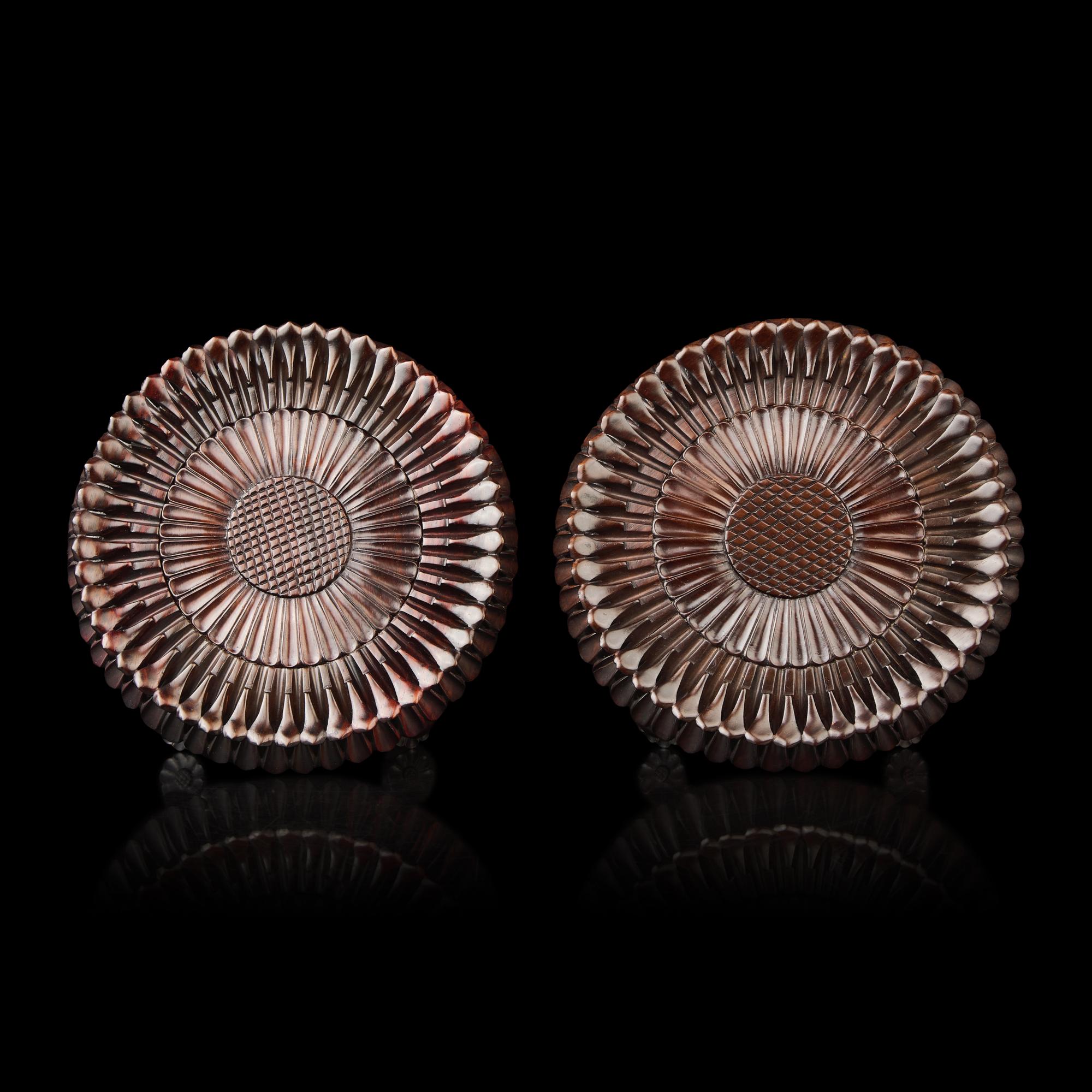 A Pair of Chinese White Jade 'Chrysanthemum' Dishes, Qing Dynasty to Republic Period 晚清-民國 白玉菊瓣盤一對
