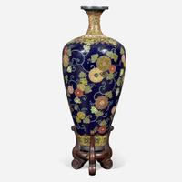 A fine Japanese cloisonné cabinet vase on wood stand, Namikawa Yasuyuki Meiji period