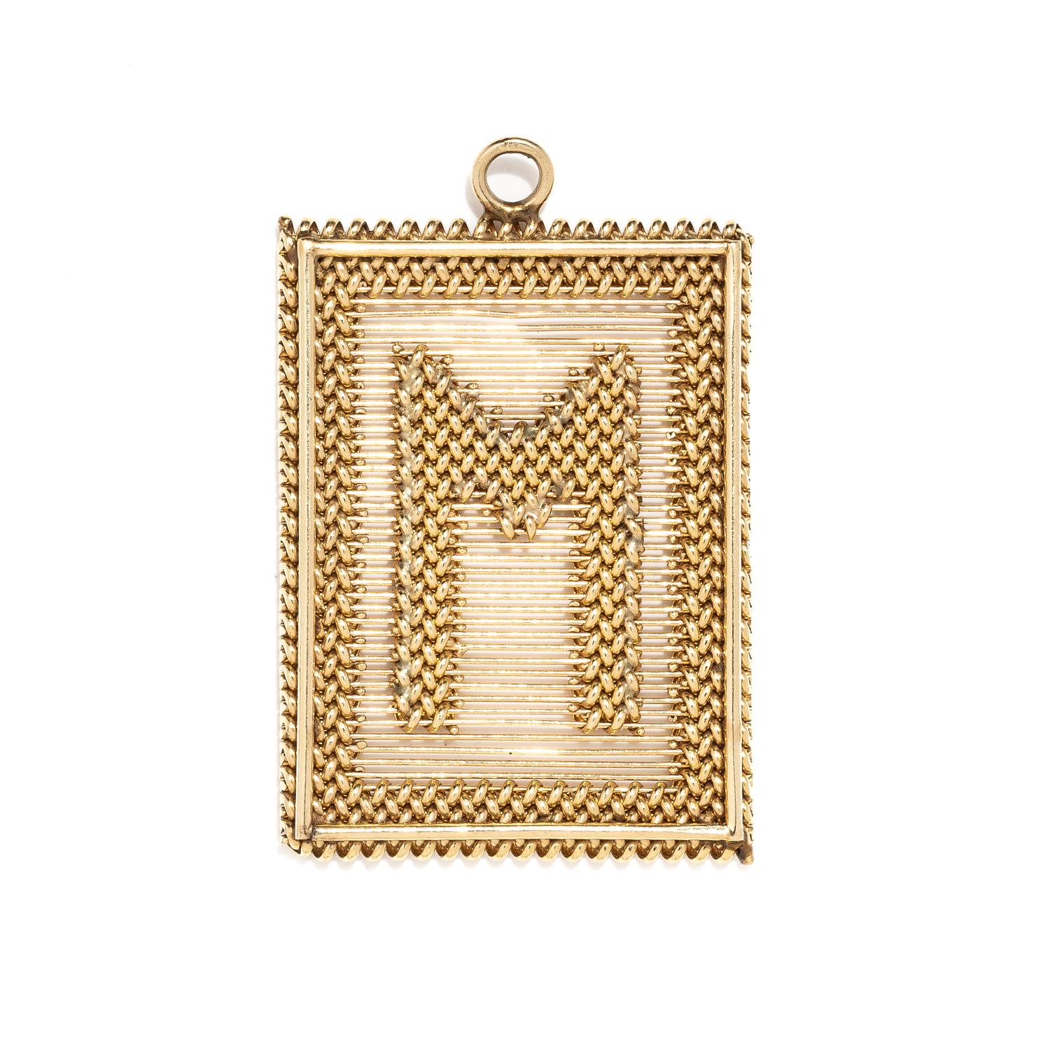 YELLOW GOLD 'M' PENDANT