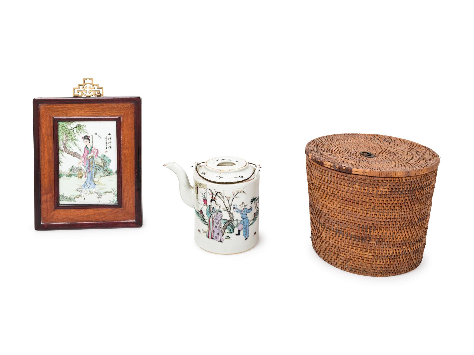 Two Chinese Famille Rose Porcelain Articles