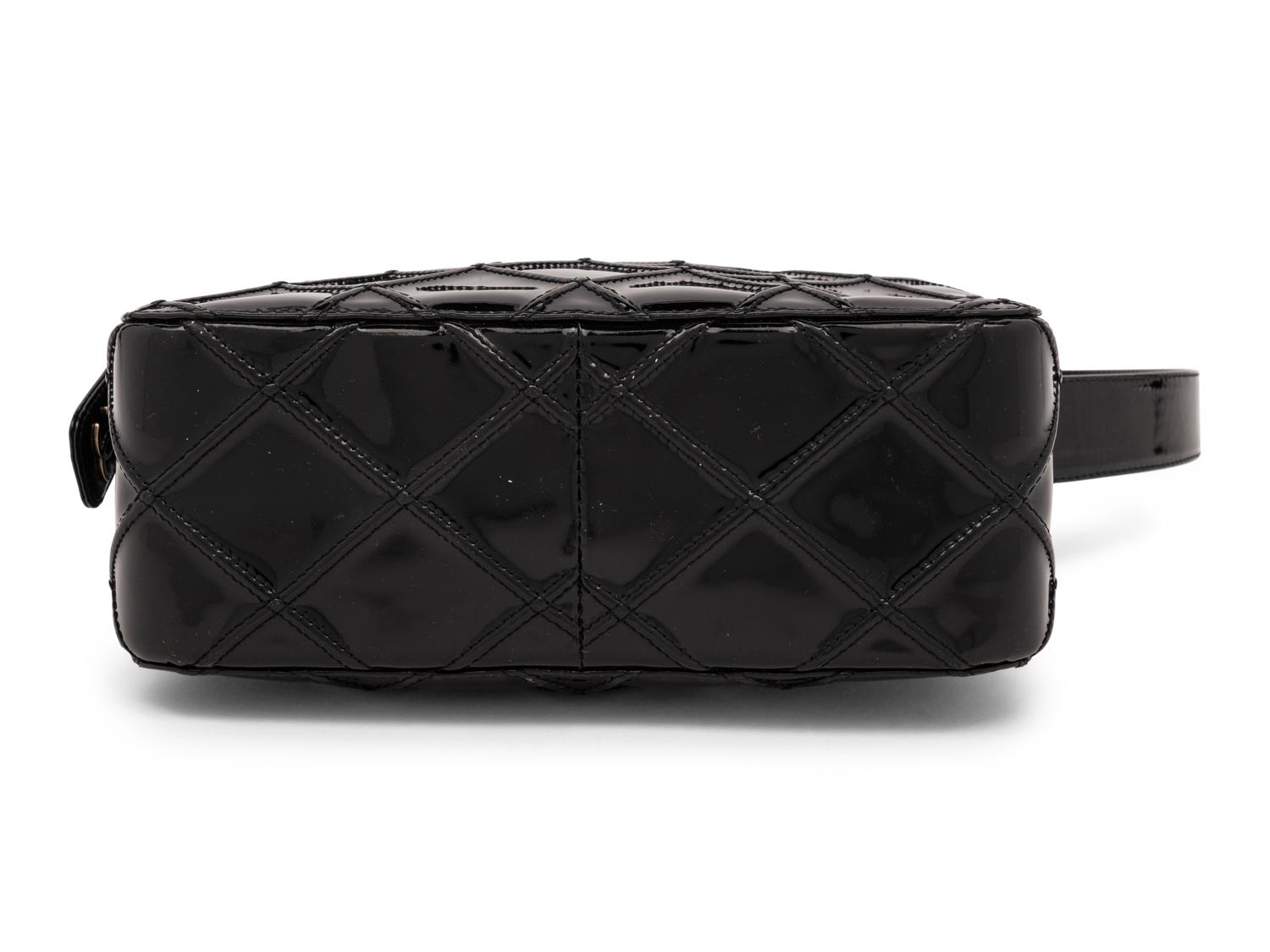 Chanel Bag in Black Patent Leather, 2000-02