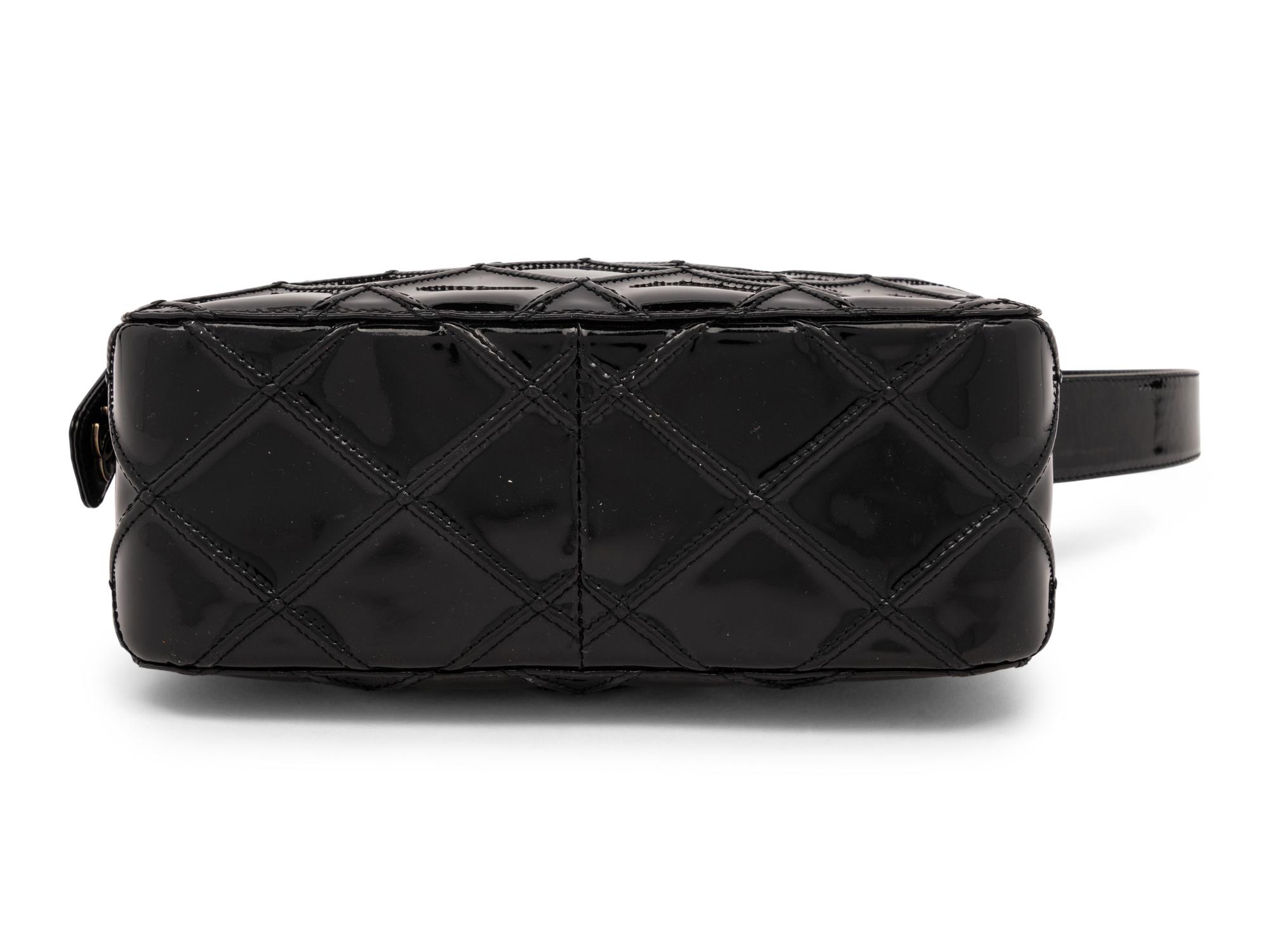 Chanel Bag in Black Patent Leather, 2000-02