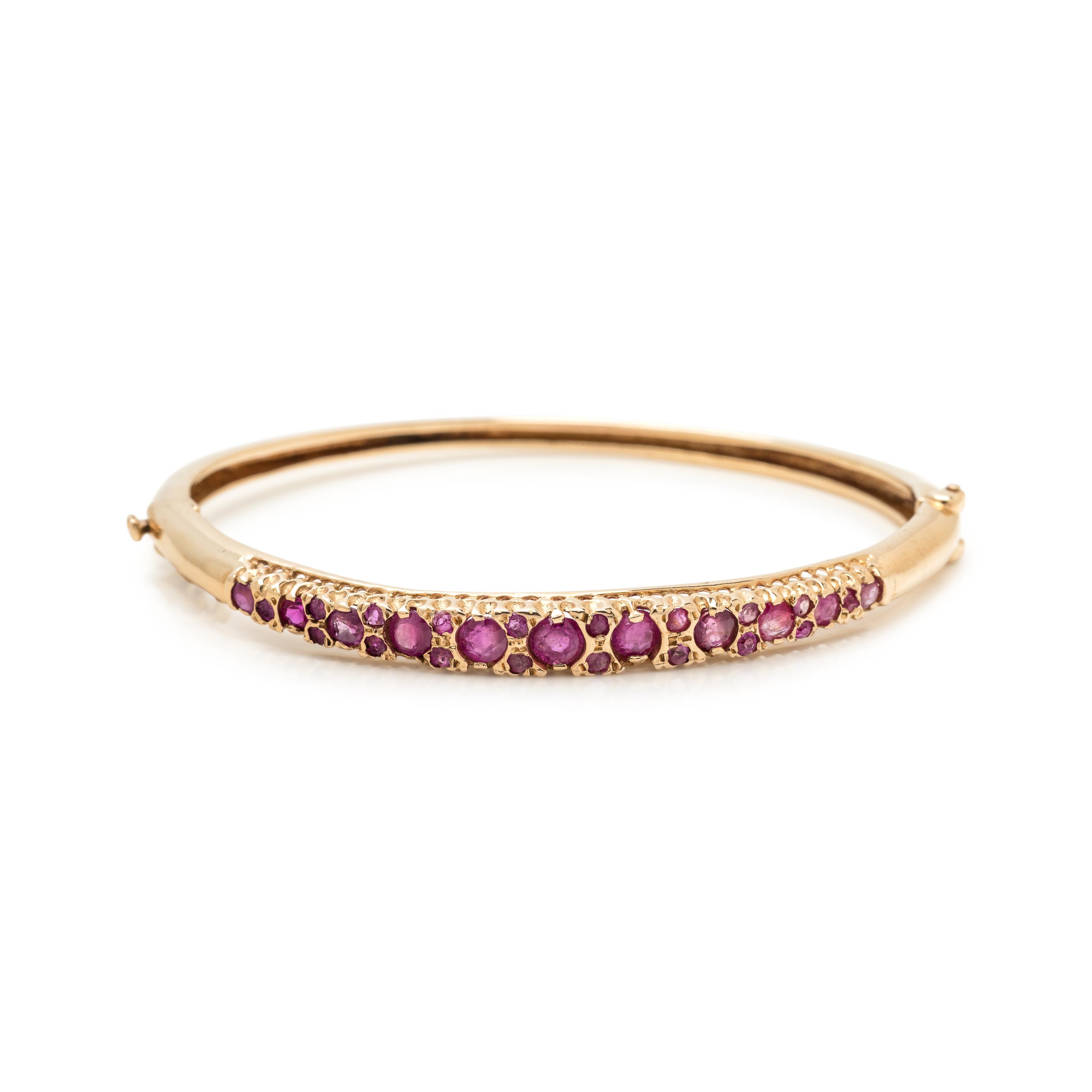 YELLOW GOLD AND RUBY BANGLE BRACELET