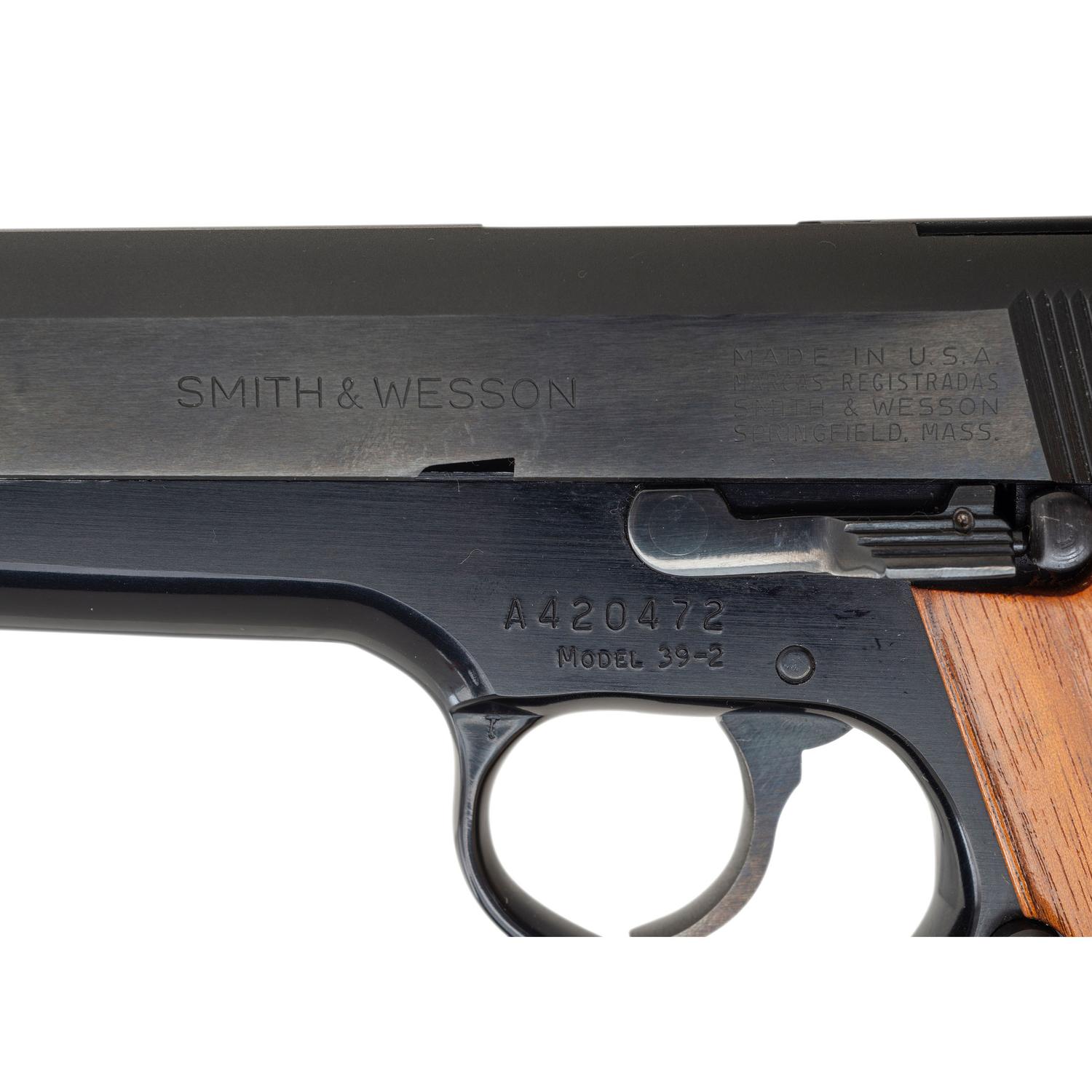 *Smith & Wesson Model 39-2 in Box with Accessories