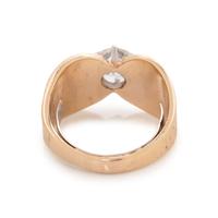 YELLOW GOLD AND DIAMOND RING