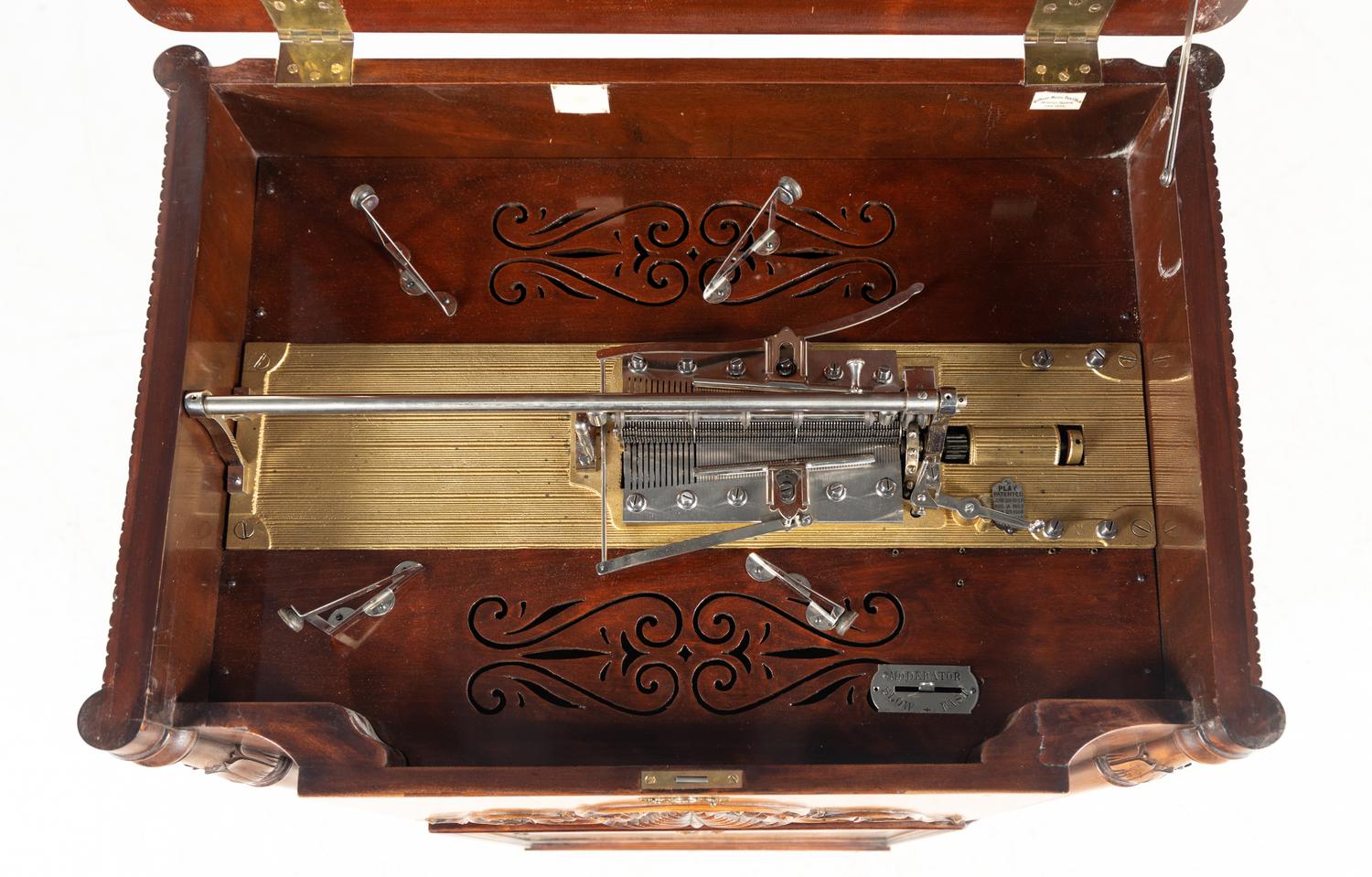 A Mira 18-Inch Disc Music Box