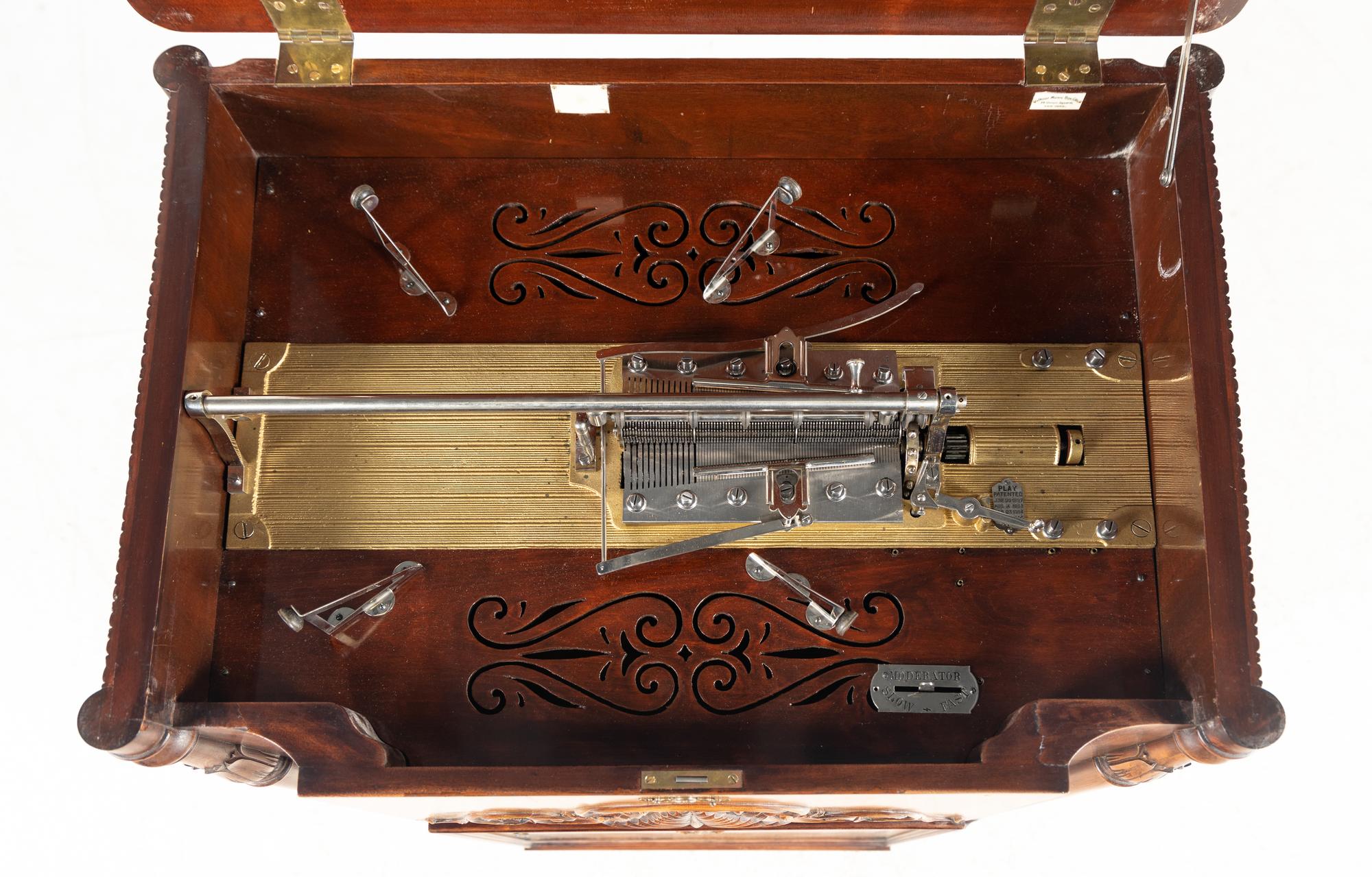 A Mira 18-Inch Disc Music Box