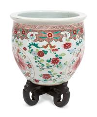 A Chinese Famille Rose Porcelain Jardinière