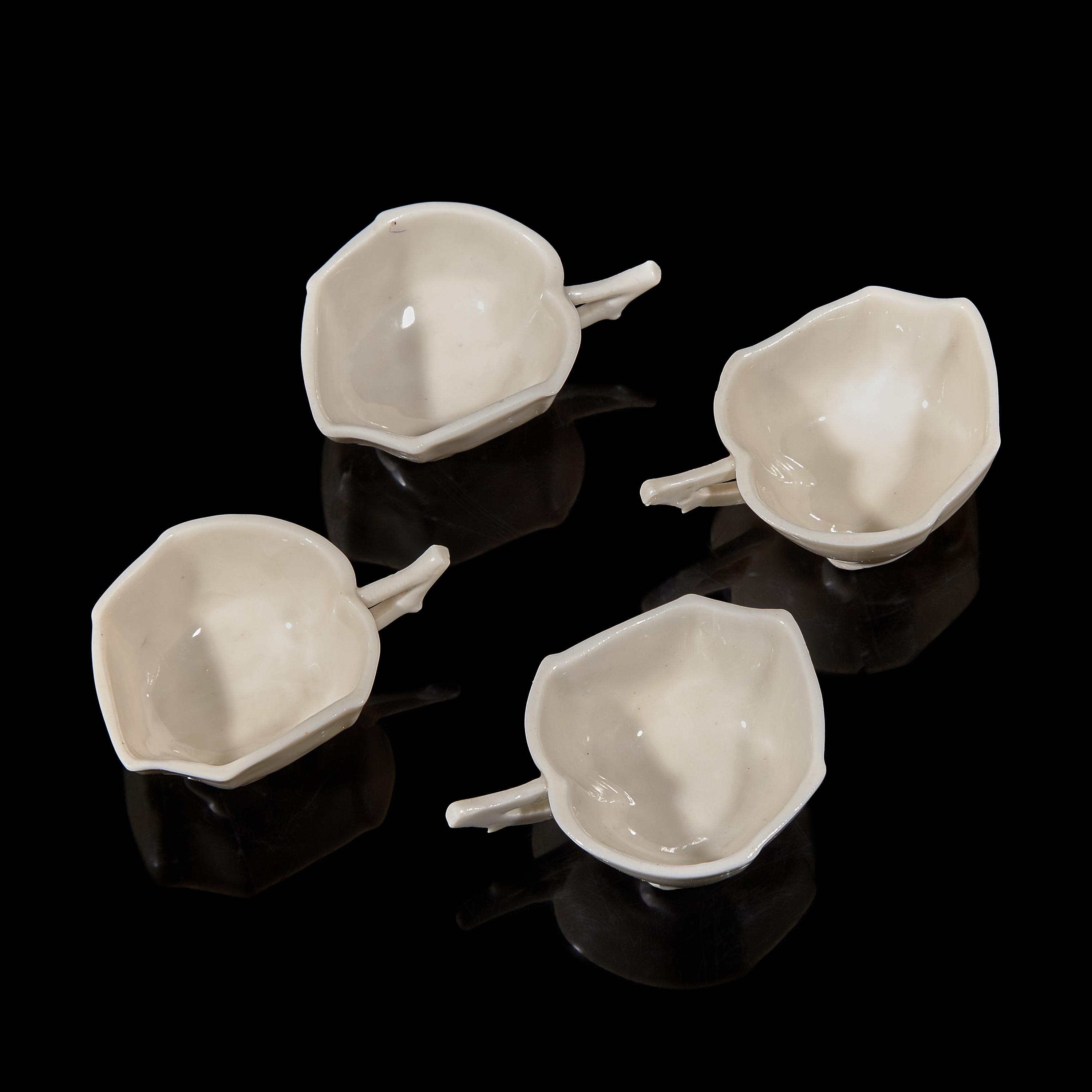 Four Chinese Dehua Blanc de Chine Porcelain Cups, 17th/18th Century 清中期 德化白瓷盃四件