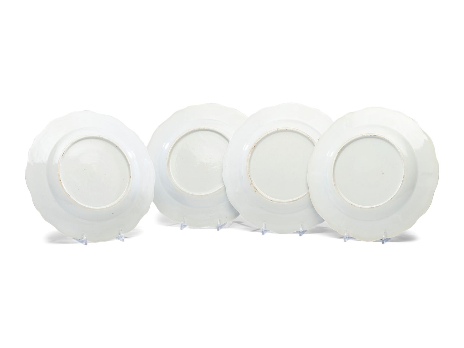 A Set of Four Chinese Export Famille Rose Urn Decorated Porcelain Plates