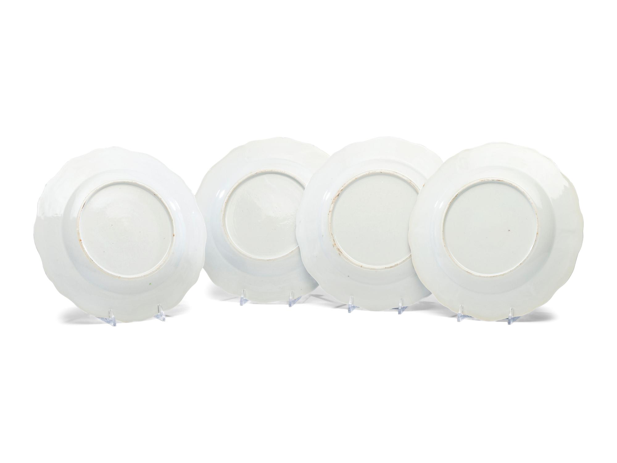 A Set of Four Chinese Export Famille Rose Urn Decorated Porcelain Plates