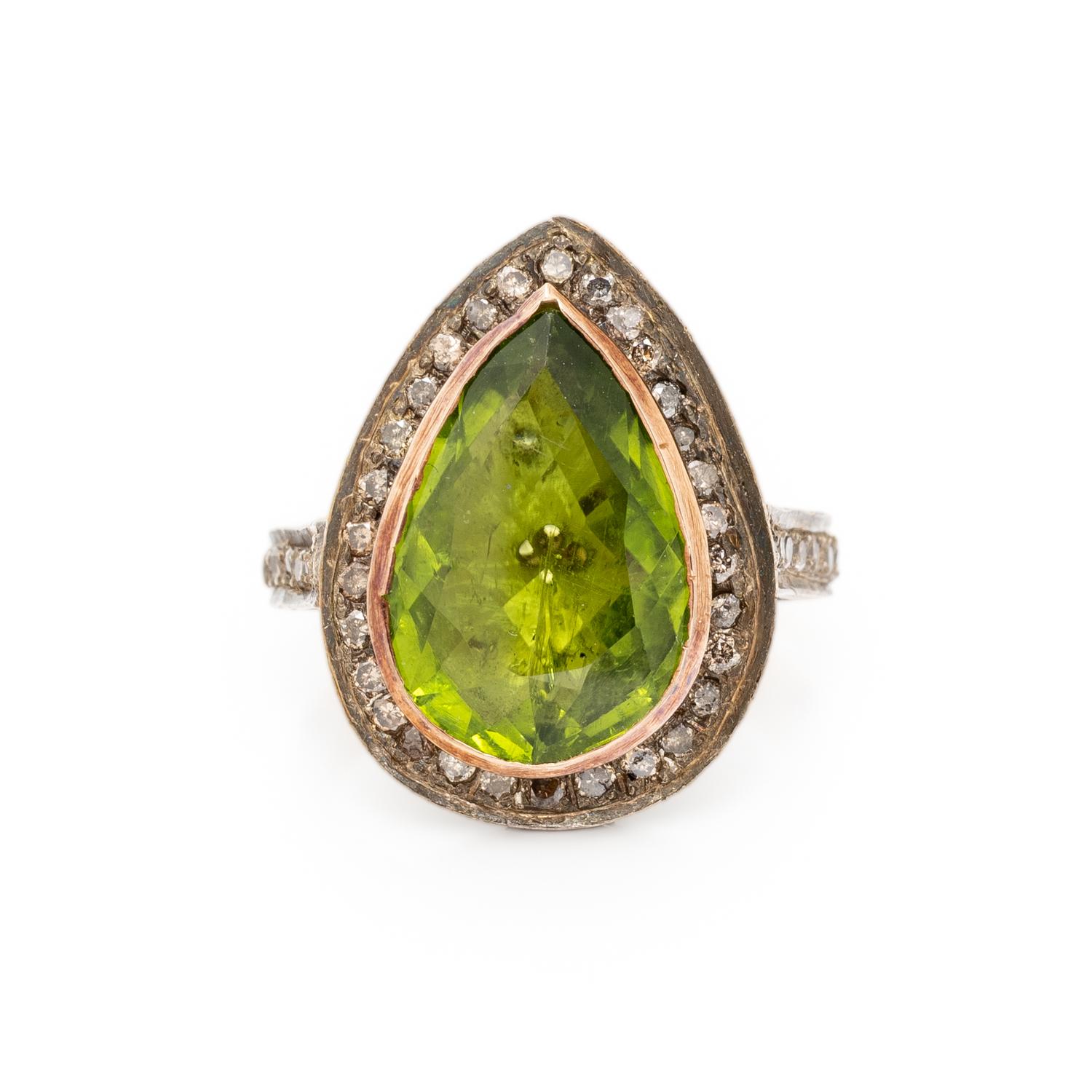 PERIDOT AND COLORED DIAMOND RING
