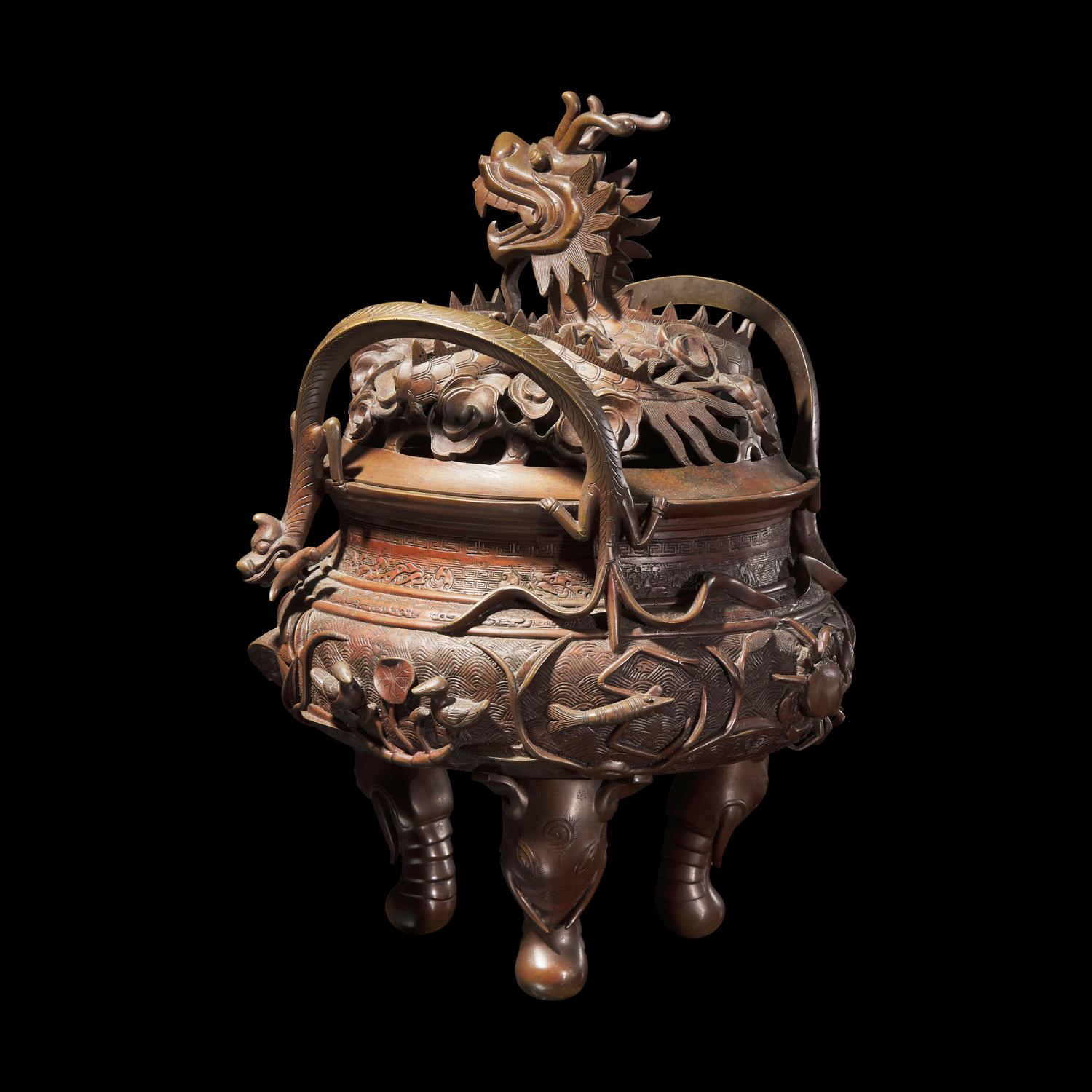 A Large Bronze 'Dragon' Tripod Censer and Cover, 19th Century 十九世紀 龍紋三足爐