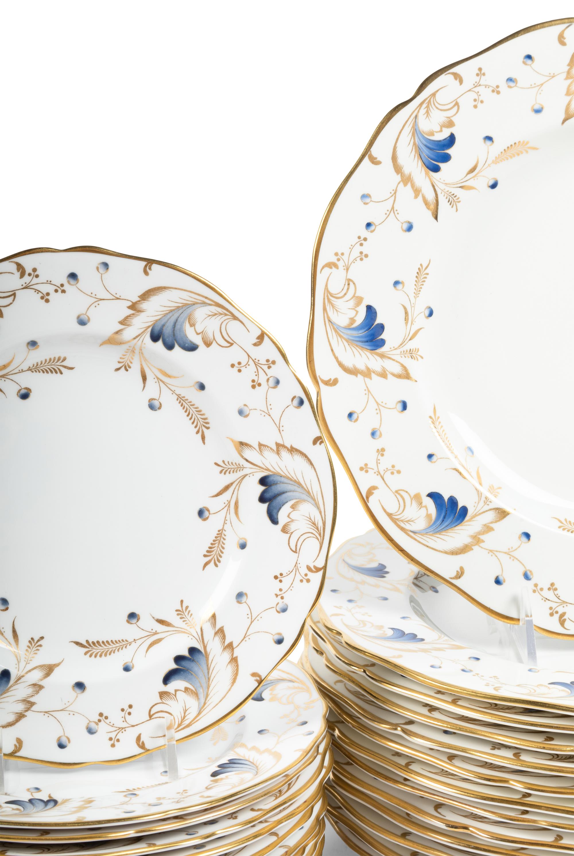A Grosvenor and Copeland Spode Royce Porcelain Dinner Service