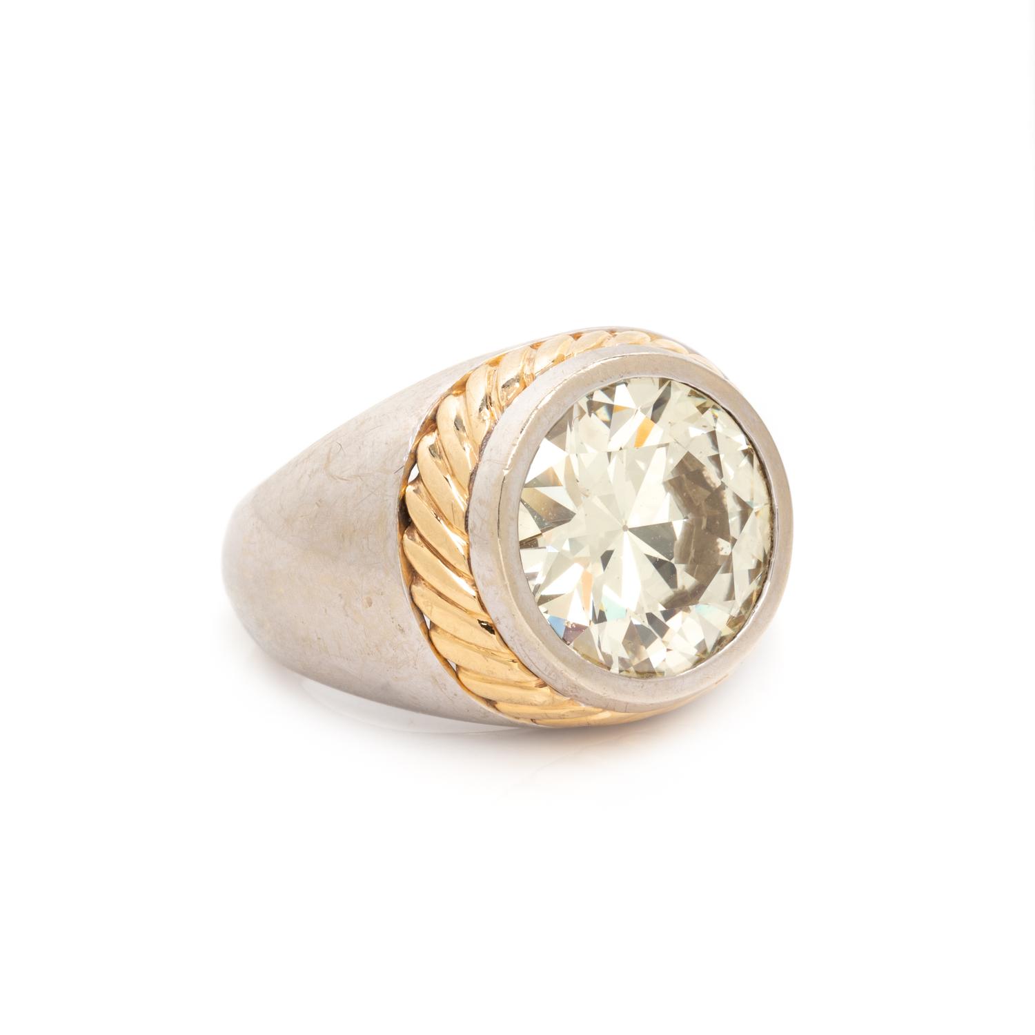 DIAMOND RING