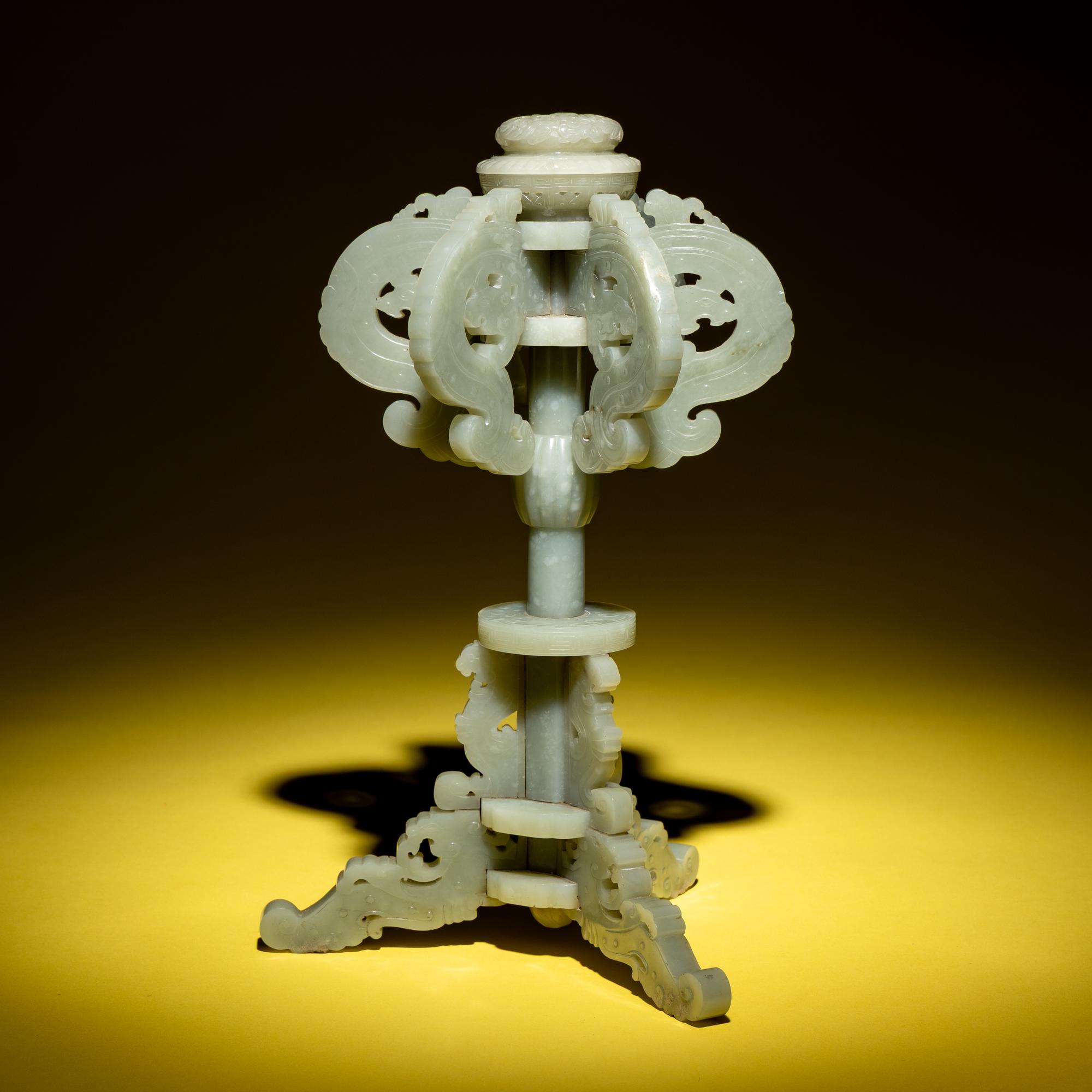 A Chinese Celadon Jade Hat Stand, 19th Century — 清晚期 青玉鏤雕夔龍紋冠架
